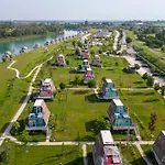 Marina Azzurra *