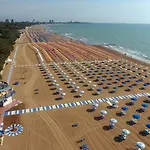 Marina Azzurra *