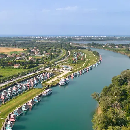 Marina Azzurra *
